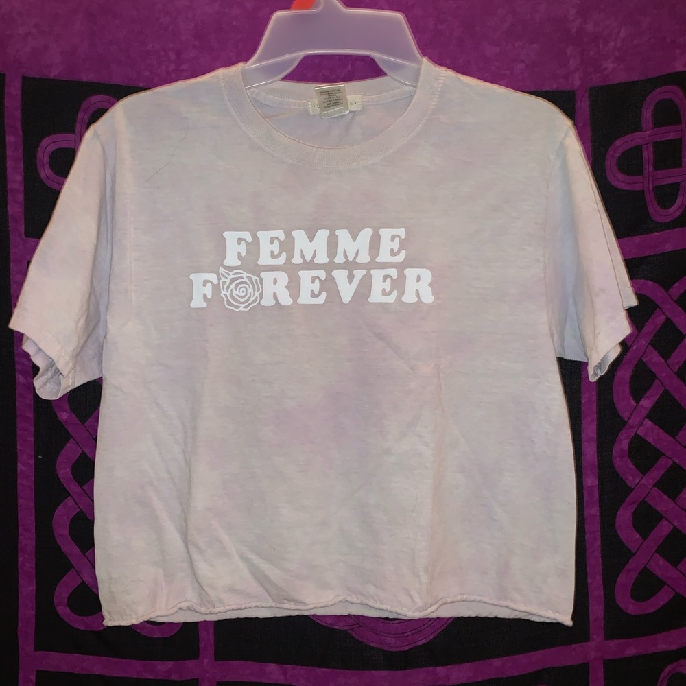 Light pink cropped T-shirt